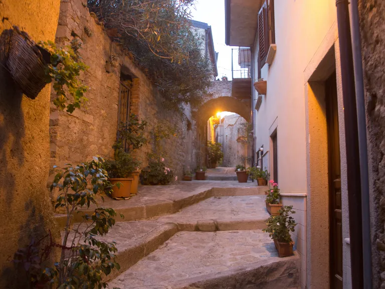 Vista panoramica di Montalbano Elicona, borgo medievale dei Nebrodi
